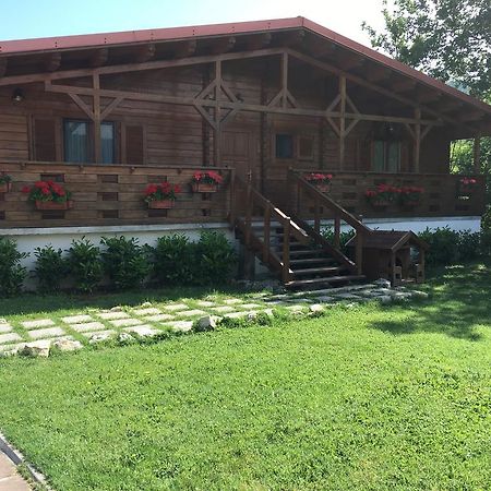 Chalet Dei Parchi Saracinesco Exterior photo